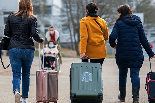 Vom Krieg vertrieben &#8211; auf dem Weg zur Unterkunft (Symbolfoto).  | Foto: Stefan Puchner (dpa)