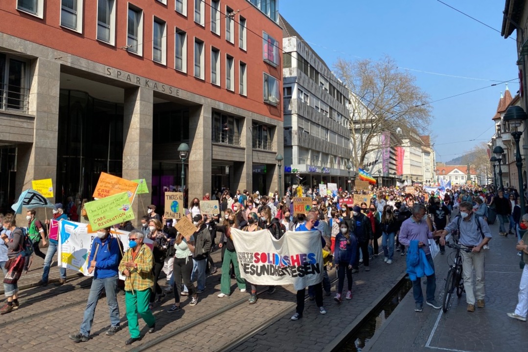 Demonstration der Klimaschutzaktiviste...or Future in der Freiburger Innenstadt  | Foto: Anika Maldacker