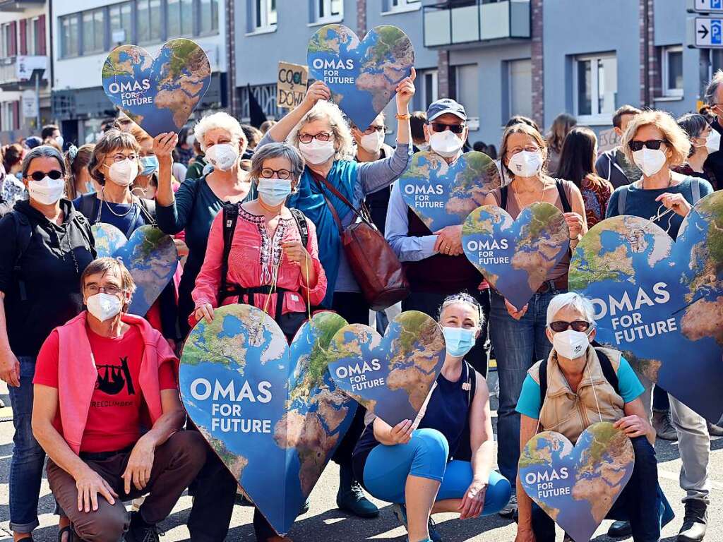 Am Freitag sind mehrere Tausend Menschen bei einer Kundgebung von Fridays for Future durch Freiburgs Innenstadt gezogen.