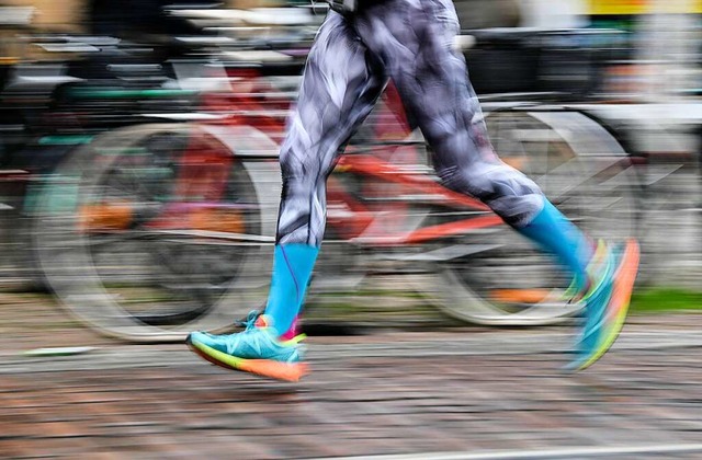 Auch in Freiburg, wo nicht nur Rad gef...d, kommen neue Laufschuhe zum Einsatz.  | Foto: Patrick Seeger