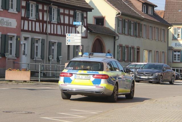 Einbrecher verletzt Paar – Polizei fasst ihn nach Großfahndung am Kaiserstuhl