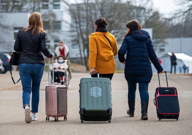 Vor allem Frauen und Kinder kommen in Schnau an (Symbolbild).  | Foto: Stefan Puchner (dpa)