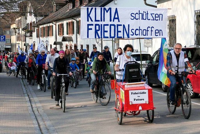 Fr Klimaschutz und Frieden: Fahrrad-Demo in Staufen  | Foto: Hans-Peter Mller