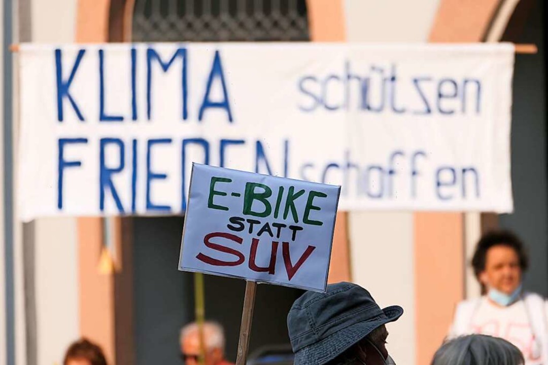 Für Klimaschutz und Frieden: Fahrrad-Demo in Staufen  | Foto: Hans-Peter Müller