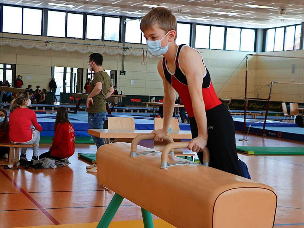 Beste Stimmung herrschte beim Turnwettkampf in der Bonndorfer Stadthalle. Die jungen Sportlerinnen und Sportler freuten sich, nach zweijhriger Corona-Pause wieder ihre Leistungen zeigen zu knnen.