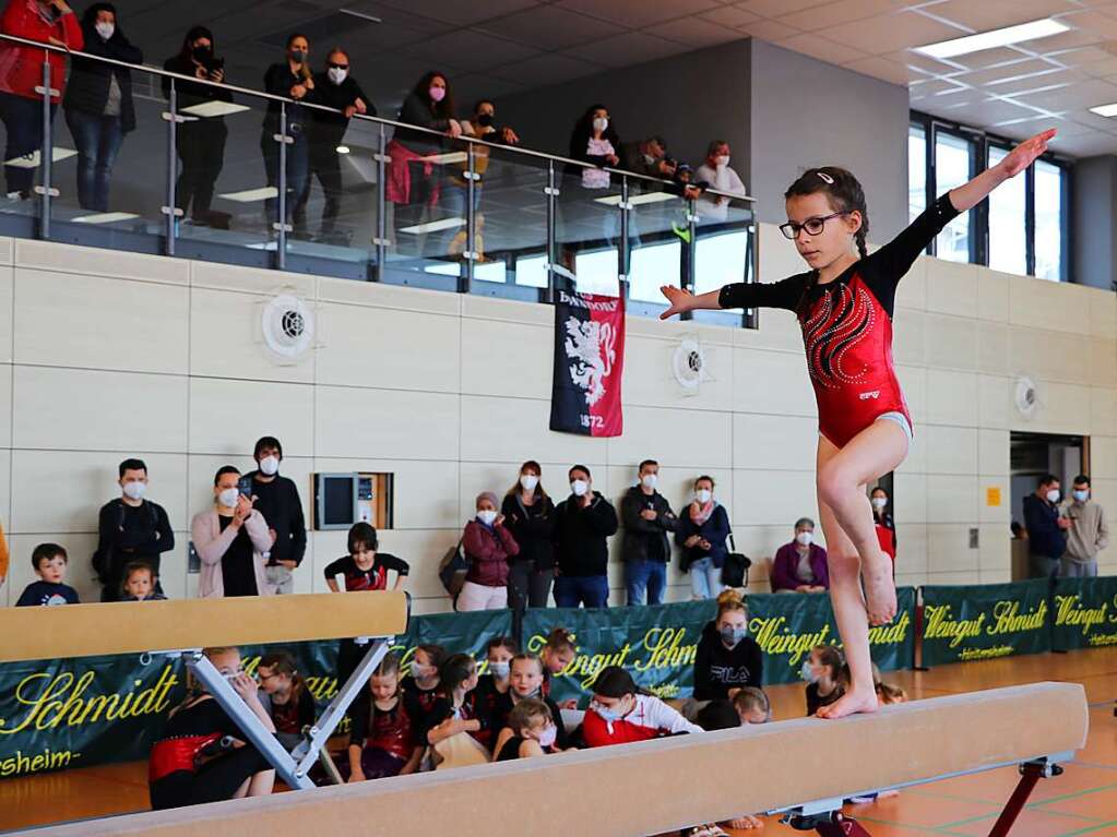 Beste Stimmung herrschte beim Turnwettkampf in der Bonndorfer Stadthalle. Die jungen Sportlerinnen und Sportler freuten sich, nach zweijhriger Corona-Pause wieder ihre Leistungen zeigen zu knnen.