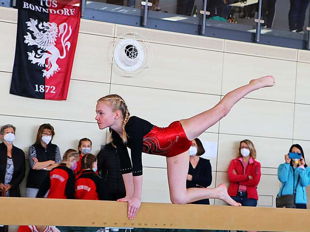 Beste Stimmung herrschte beim Turnwettkampf in der Bonndorfer Stadthalle. Die jungen Sportlerinnen und Sportler freuten sich, nach zweijhriger Corona-Pause wieder ihre Leistungen zeigen zu knnen.