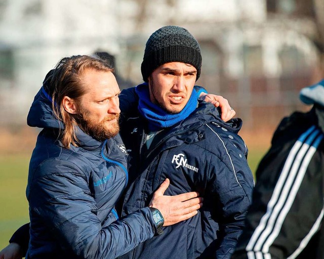 Florian Heitzmann und Sascha Waldvogel... Sommer an den FC Neustadt trainieren.  | Foto: Wolfgang Scheu