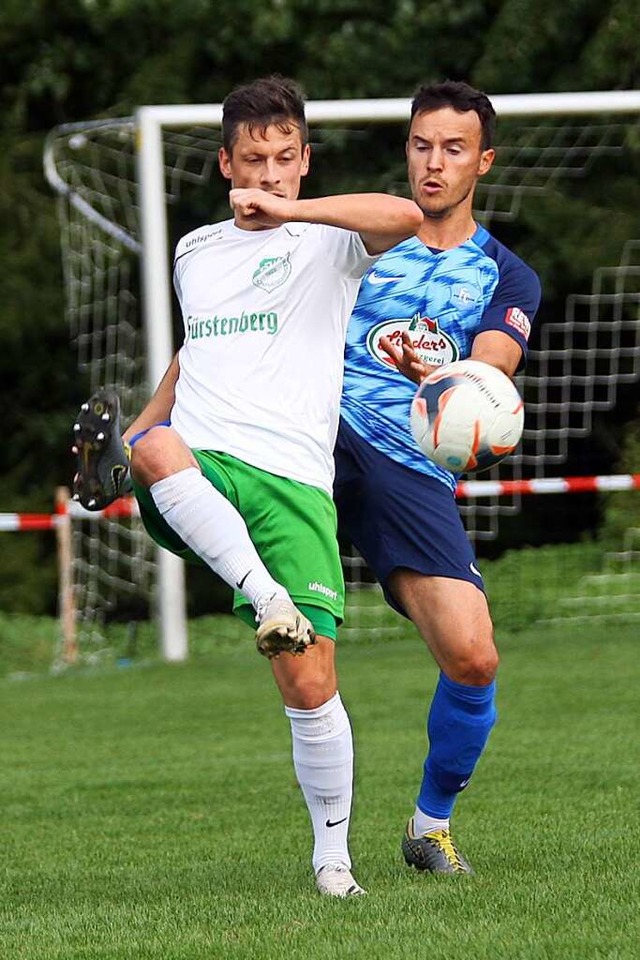 Andreas Albicker bereitet zwei DJK-Tore vor.  | Foto: Dieter Reinhardt