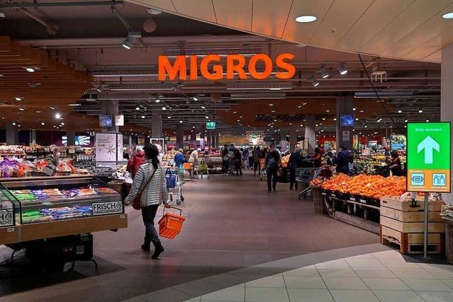 Debatte in der Schweiz: Kippt Migros das Verkaufsverbot für Alkohol?