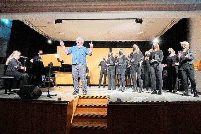 Zum groen Finale stimmten alle  gemei... &#8222;Give peace a chance&#8220; an.  | Foto: Barbara Ruda