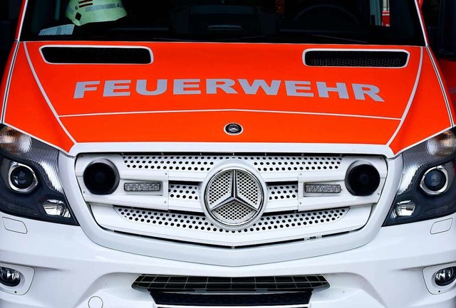 Die Freiburger Feuerwehr musste einen ... mit alten Mbeln lschen. Symbolbild.  | Foto: Thomas Kunz