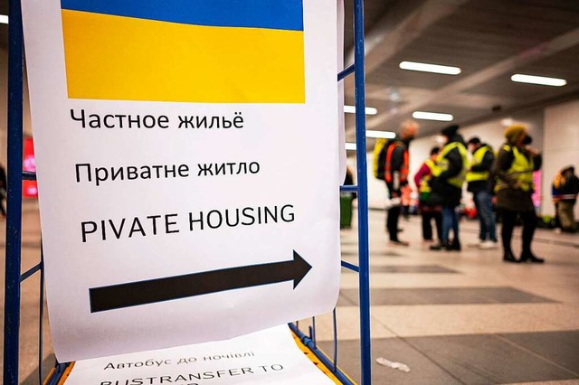 Immer wieder bieten Menschen privaten ...um fr Geflchtete aus der Ukraine an.  | Foto: Fabian Sommer (dpa)