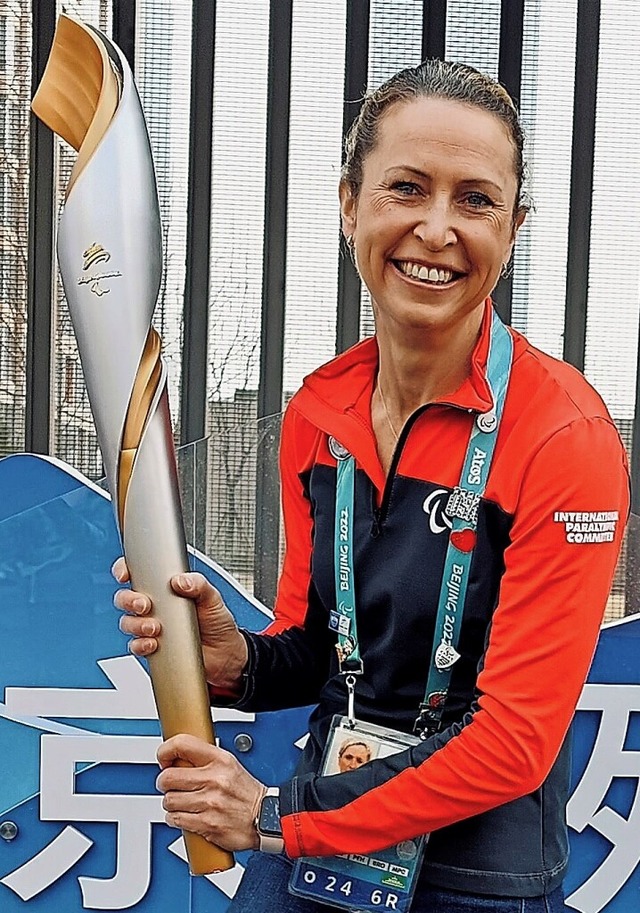 rztin Anja Hirschmller mit einer Oly... Paralympischen Spielen in Peking 2022  | Foto: Privat