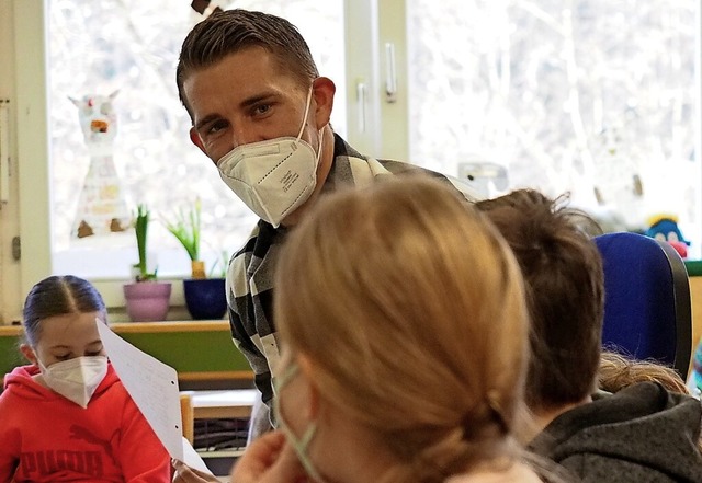 Profifuballer Nils Petersen in der Tarodunumschule in Kirchzarten  | Foto: privat