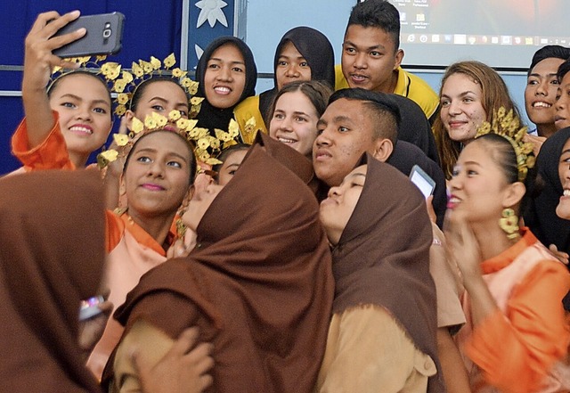 Beim Workcamp 2018 in Indonesien besuc...slimische Berufsschule fr Gehrlose.   | Foto:  Evangelische Bezirksjugendreferat