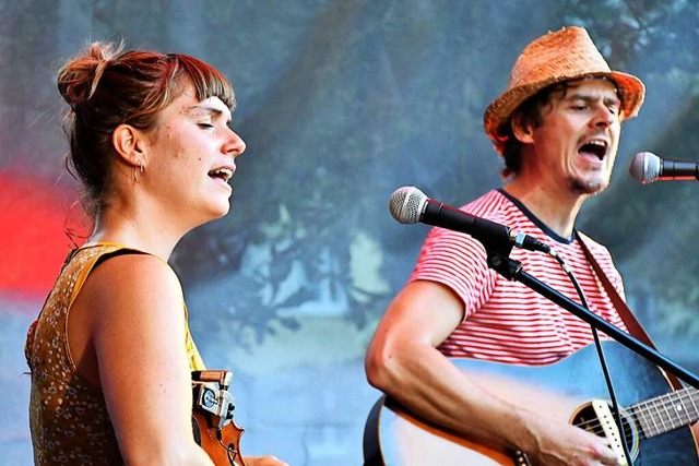 Das Singer-Songwriter Duo Ben &amp; Ki... den Benefizabend im Burghof zugesagt.  | Foto: Barbara Ruda