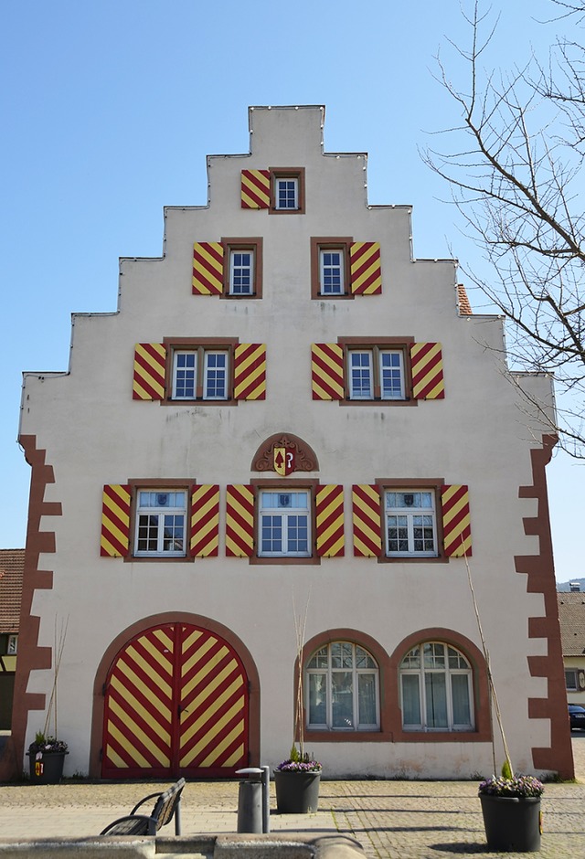 Das Friesenheimer Rathaus wurde 1853 V...n aus Friesenheim eine Grogemeinde.    | Foto: Hubert Rderer