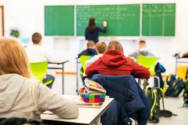 Bei  den Schlerzahlen an den Schulen ...   von nur geringen Vernderungen aus.  | Foto: Philipp von Ditfurth (dpa)