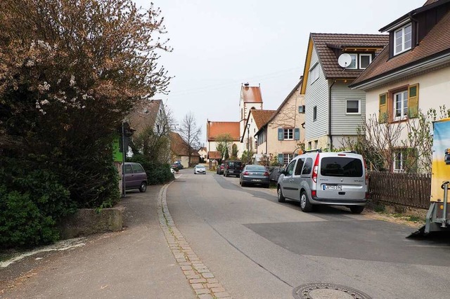 Die Dorfstrae in Eimeldingen soll zum verkehrsberuhigten Bereich werden.  | Foto: Herbert Frey