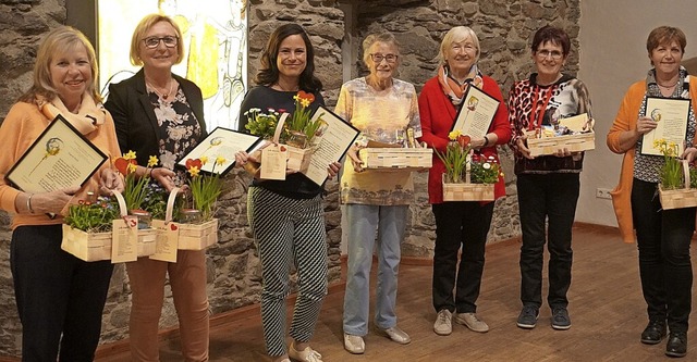 Die Geehrten beim Kirchenchor St. Mart...r, Elfriede Dbele und Clarissa Lauber  | Foto: Elisabeth Huber