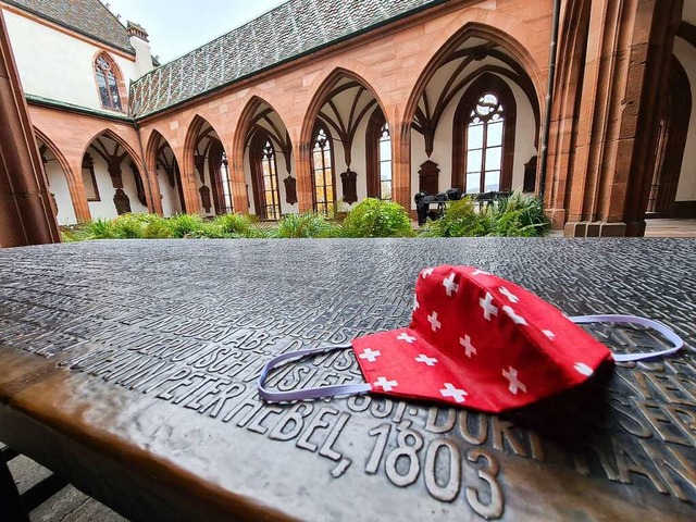 In Basel fallen ab 1. April die Masken...anderen noch bestehenden Verordnungen.  | Foto: Stefan Ammann