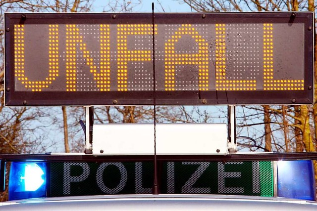 Die Polizei sucht Zeugen eines Unfalls...agnacht bei Gundelfingen ereignet hat.  | Foto: A2836 Carsten Rehder