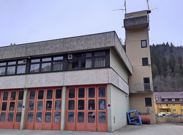 Der Schlauchturm des Feuerwehrgerteha... ein Schlauchpflegesystem beschlossen.  | Foto: Sebastian Barthmes
