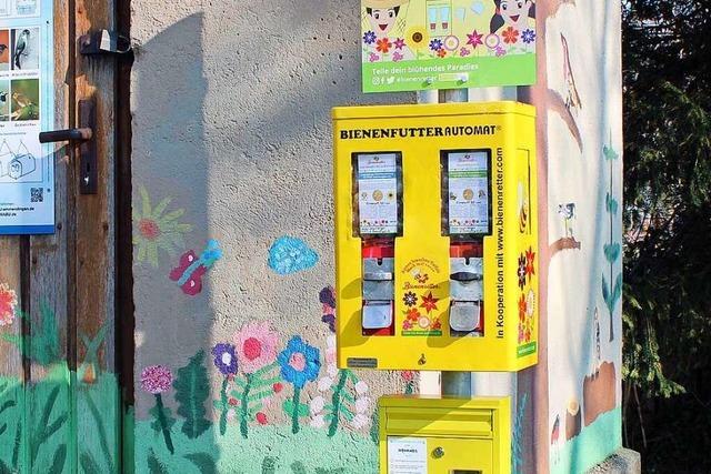 In Emmendingen gibt es Bienenfutter aus dem Kaugummiautomaten