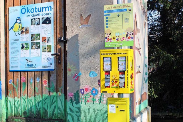 Der upgecycelte Kaugummiautomat am ko... insektenfreundliche Samenmischungen.   | Foto: Stadt Emmendingen