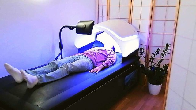 Kontaktlose Massage: Bei der Hydrojet-...de liegt man auf einer Art Wasserbett.  | Foto: AquapowerSpa