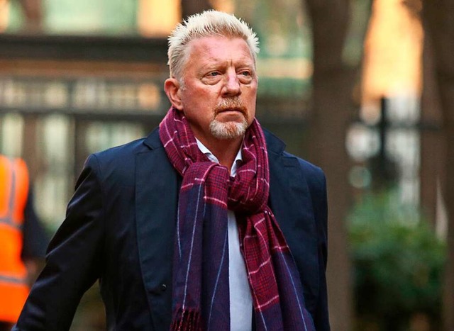 Das Tennis-Idol Boris Becker steht in ...sein soll, wo sein Geld geblieben ist.  | Foto: James Manning (dpa)