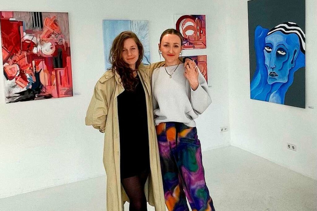 Stefanie und Lea laden am Samstag zu ihrer Midissage ein.  | Foto: Stefanie H.