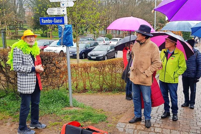 Feierlich enthllt wurde die Gedenktaf...nde auch eine Grillstelle eingeweiht.  | Foto: Gerhard Walser