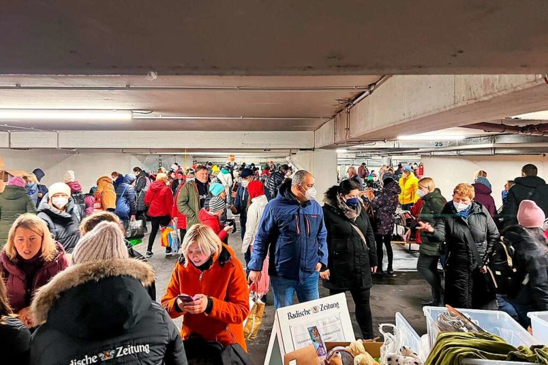 Aufgrund des Schneeregens sind einige Stnde in die BZ-Tiefgarage gezogen  | Foto: Markus Fangmann