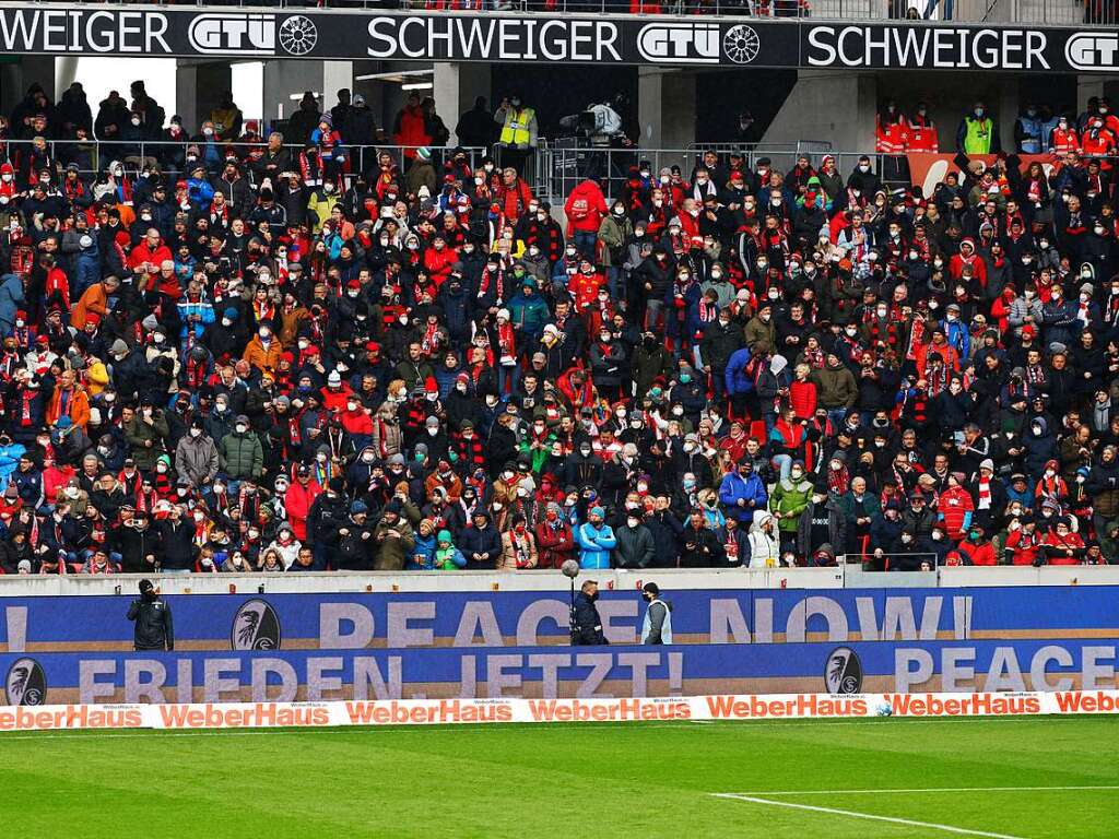 34.700 Zuschauerinnen und Zuschauer waren im Stadion.