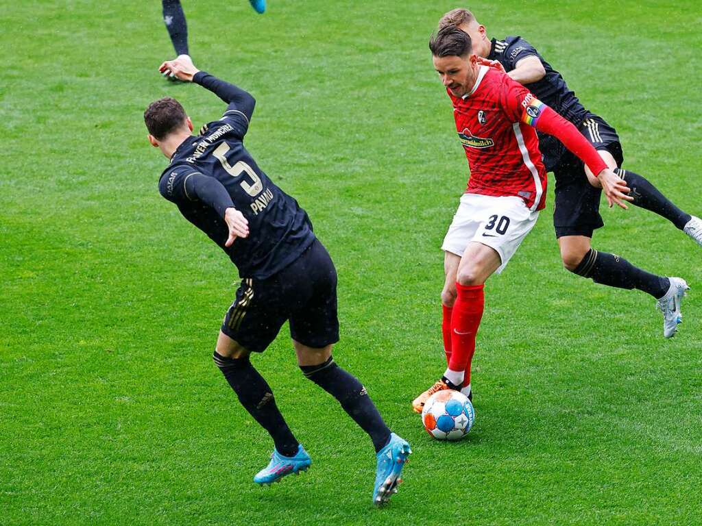 Der SC Freiburg verliert 1:4 gegen den FC Bayern Mnchen.