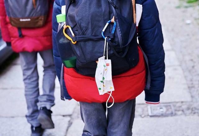 Ein Kann, kein Muss: die Maske in der Schule  | Foto: Annette Riedl (dpa)