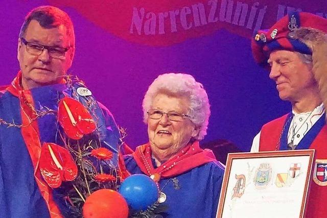 Die langjhrige Kenzinger Narrenmutter Lieselotte Schfer wird 90 Jahre alt