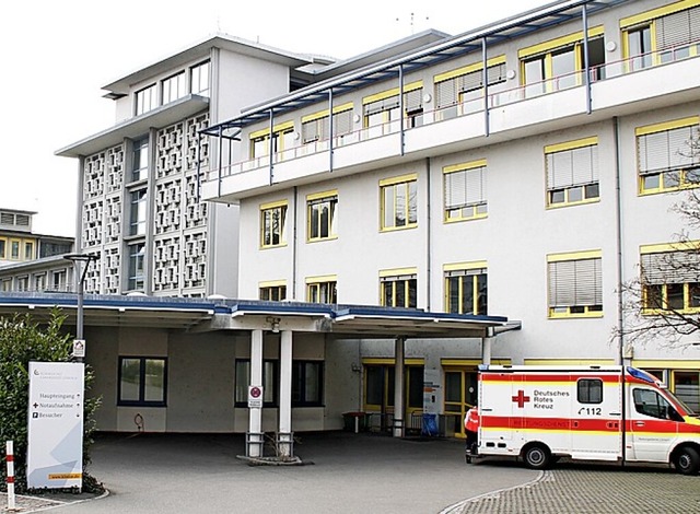 Das Lrracher Kreiskrankenhaus muss vi...nten aus dem Kreis Waldshut aufnehmen.  | Foto: Esteban Waid