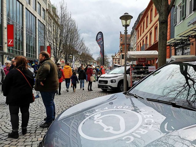 Elektromobilitt spielte noch eine unt...olle beim Autosalon in der Innenstadt.  | Foto: Ralf Burgmaier