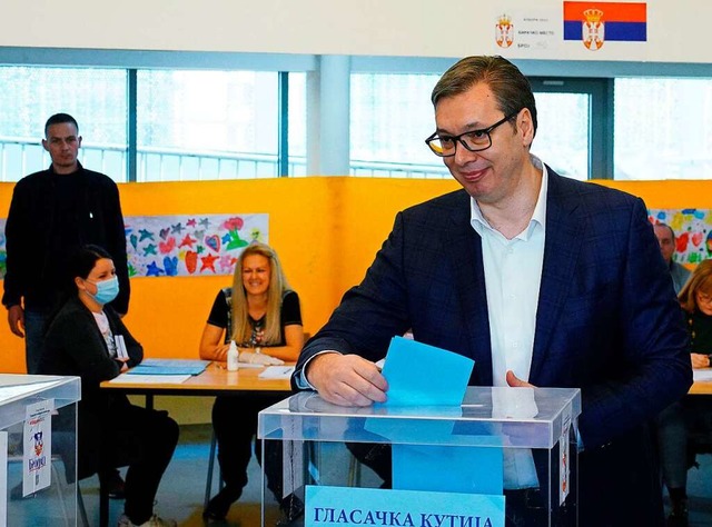 Prsident Aleksandar Vucic strebt  eine zweite Amtszeit an.  | Foto: - (AFP)