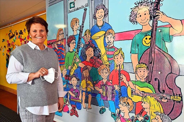 Sandra Kieber, Leiterin der Paul-Hinde...askenpflicht an Schulen zwiegespalten.  | Foto: Thomas Kunz
