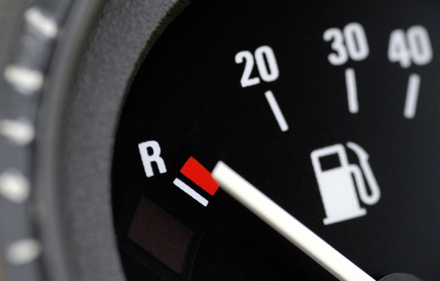 Tank bald leer? Die Fahrt zur Tankstelle tut derzeit weh.  | Foto: richterfoto / fotolia.com