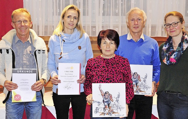 Vorbildliche Leichtathleten: Die Kreis...ehrle fr langjhrige Verdienste aus.   | Foto: Heiler