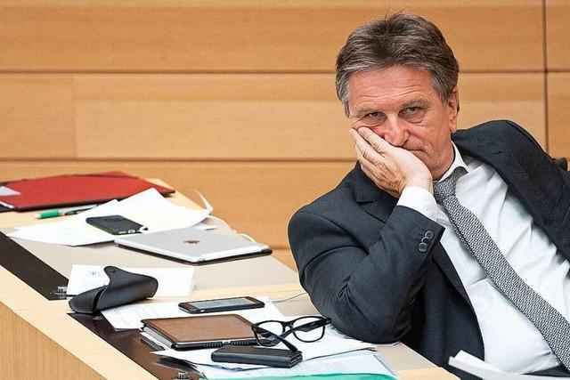 FDP und SPD drängen auf Entlassung von Gesundheitsminister Lucha