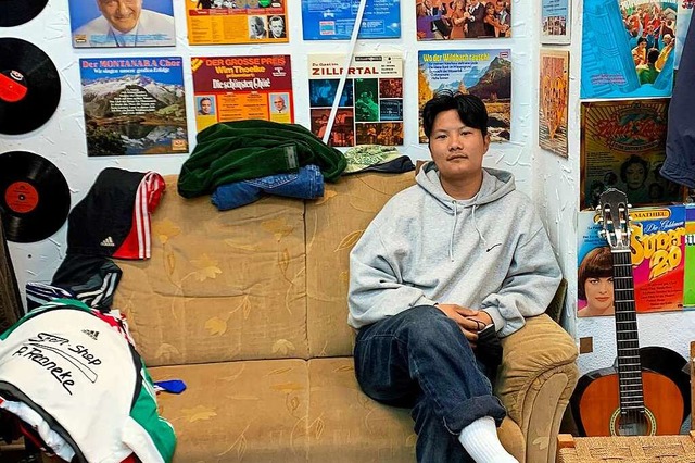 Das Sofa ist ein zentraler Ort in Phu&... Secondhand-Laden Little Tibet Vintage  | Foto: Carolin Johannsen