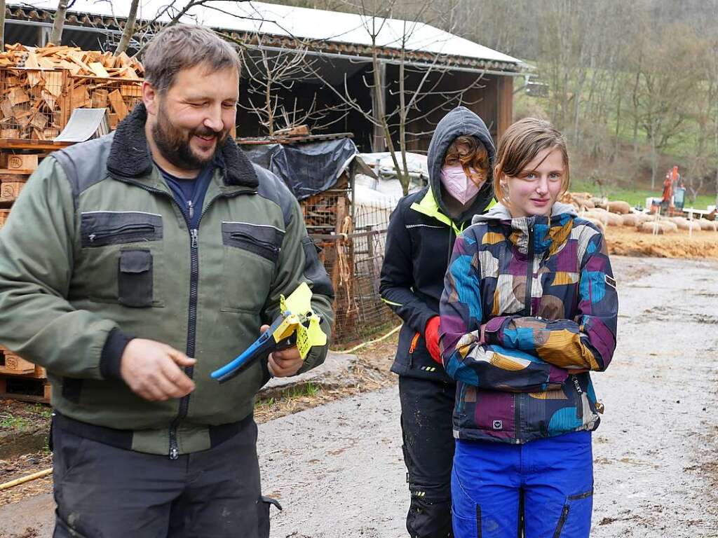 Auf dem Bruderhof: Markus Binninger nimmt sich gerne Zeit fr die jungen Besucher.