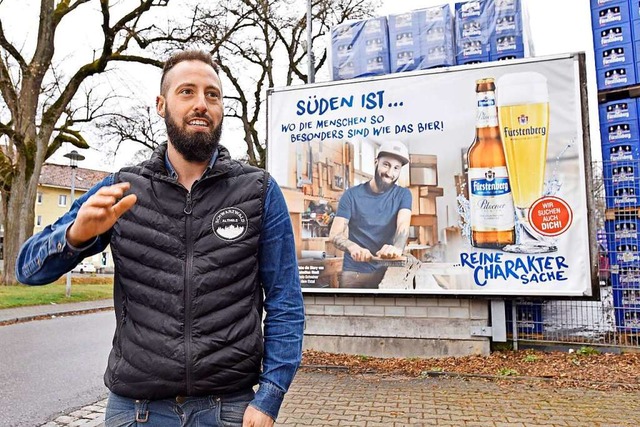 Maximilian Riedt bei der Enthllung des Plakatmotives in Donaueschingen.  | Foto: Frstenberg-Brauerei