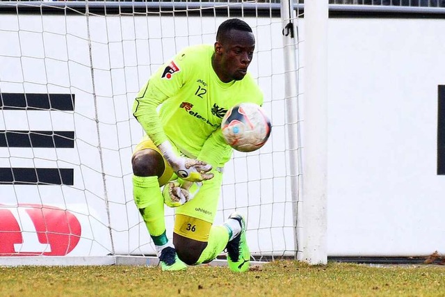 Er kann zupacken: Zuletzt stand  Ibrahima Sy  im Tor des FC  Villingen.  | Foto: IMAGO/Eibner-Pressefoto